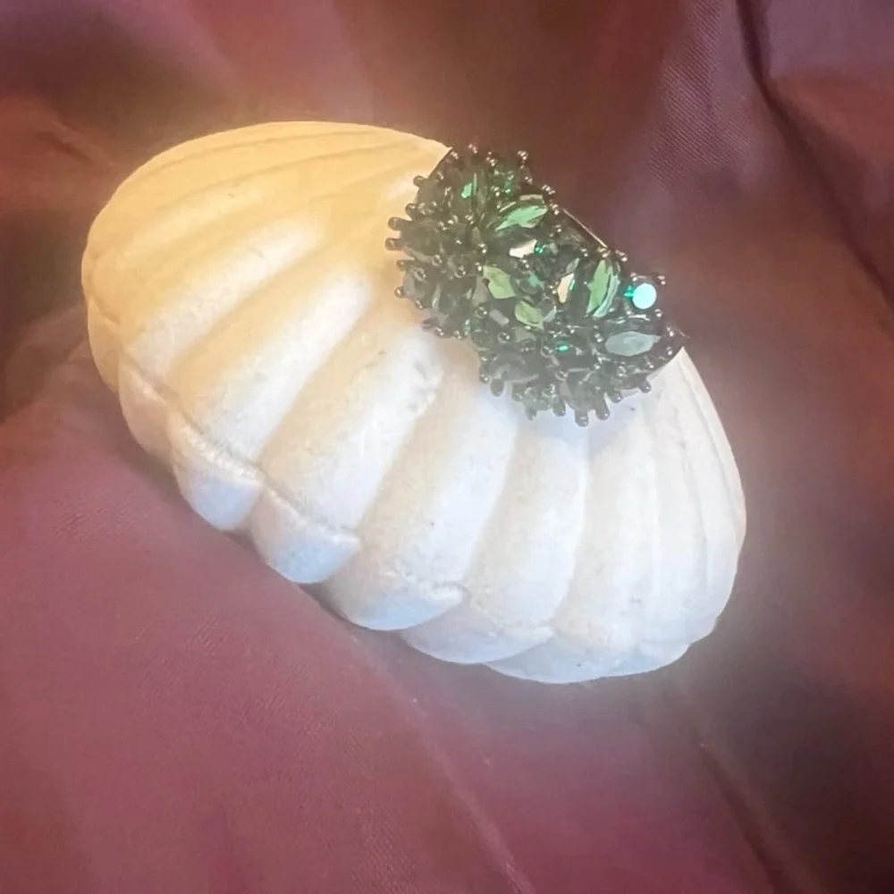 Hematite finish emerald crystals floral size 8 ring HRFG1